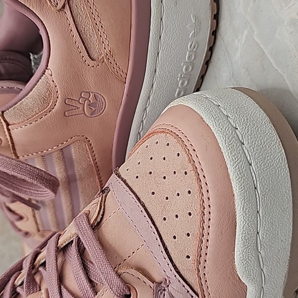 Original Pink Adidas size 7.5 - Picture 5 of 10